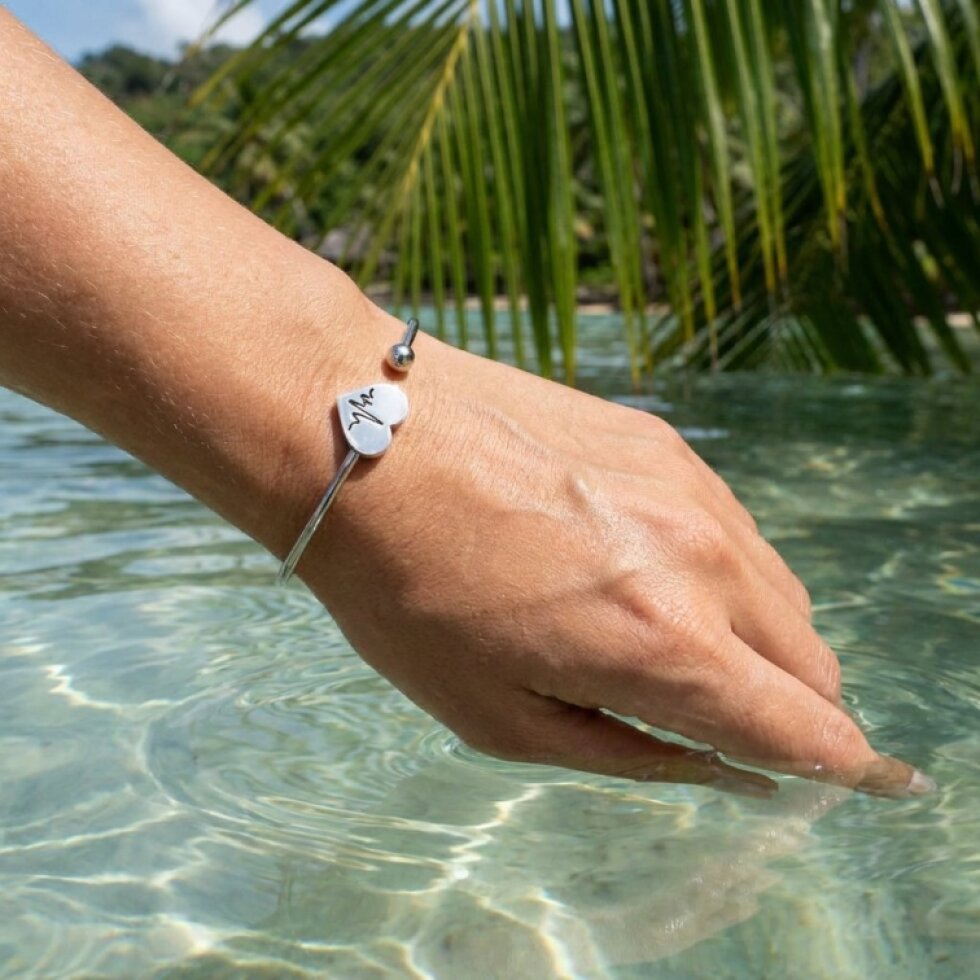 Stříbrný Náramek z Chirurgické Oceli s Srdíčkem CKR774