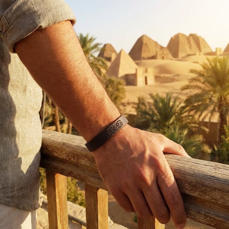 Pánský kožený náramek hnědý se znamením Rak