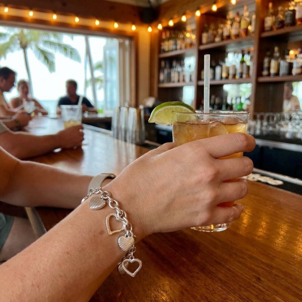 Stříbrný náramek z chirurgické oceli srdíčka, univerzální velikost