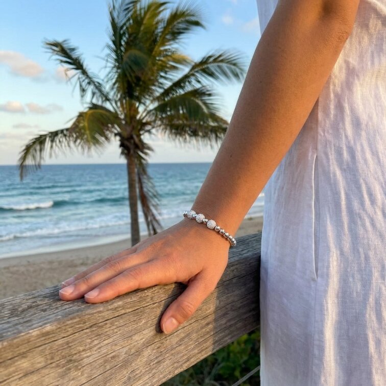 Stříbrný náramek natahovací z chirurgické oceli Akama