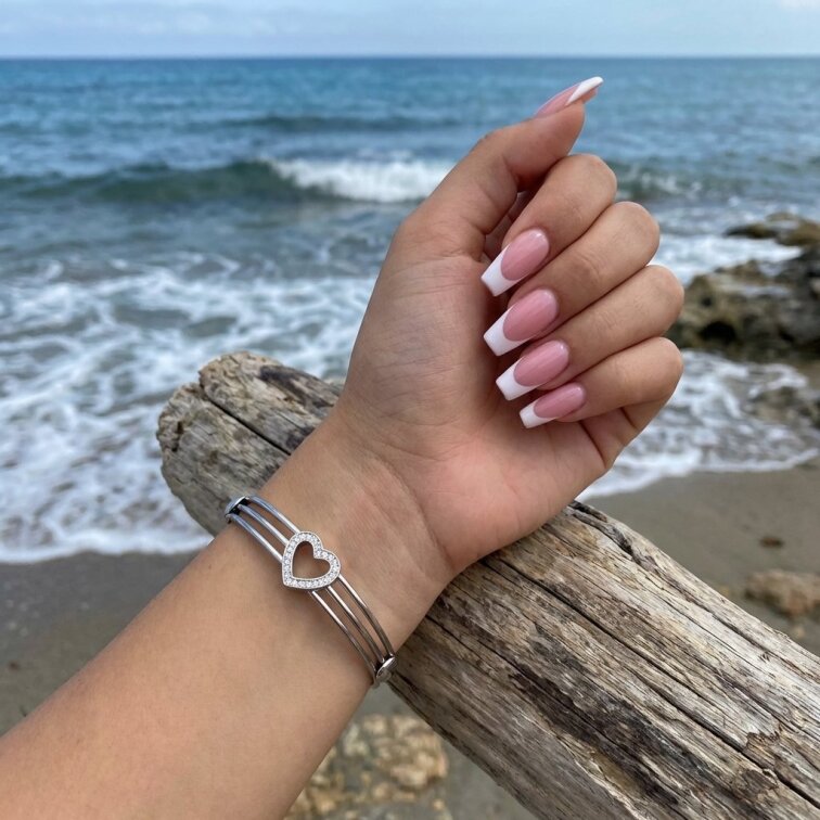 Elegantní Náramek se Srdíčkem z Chirurgické Oceli