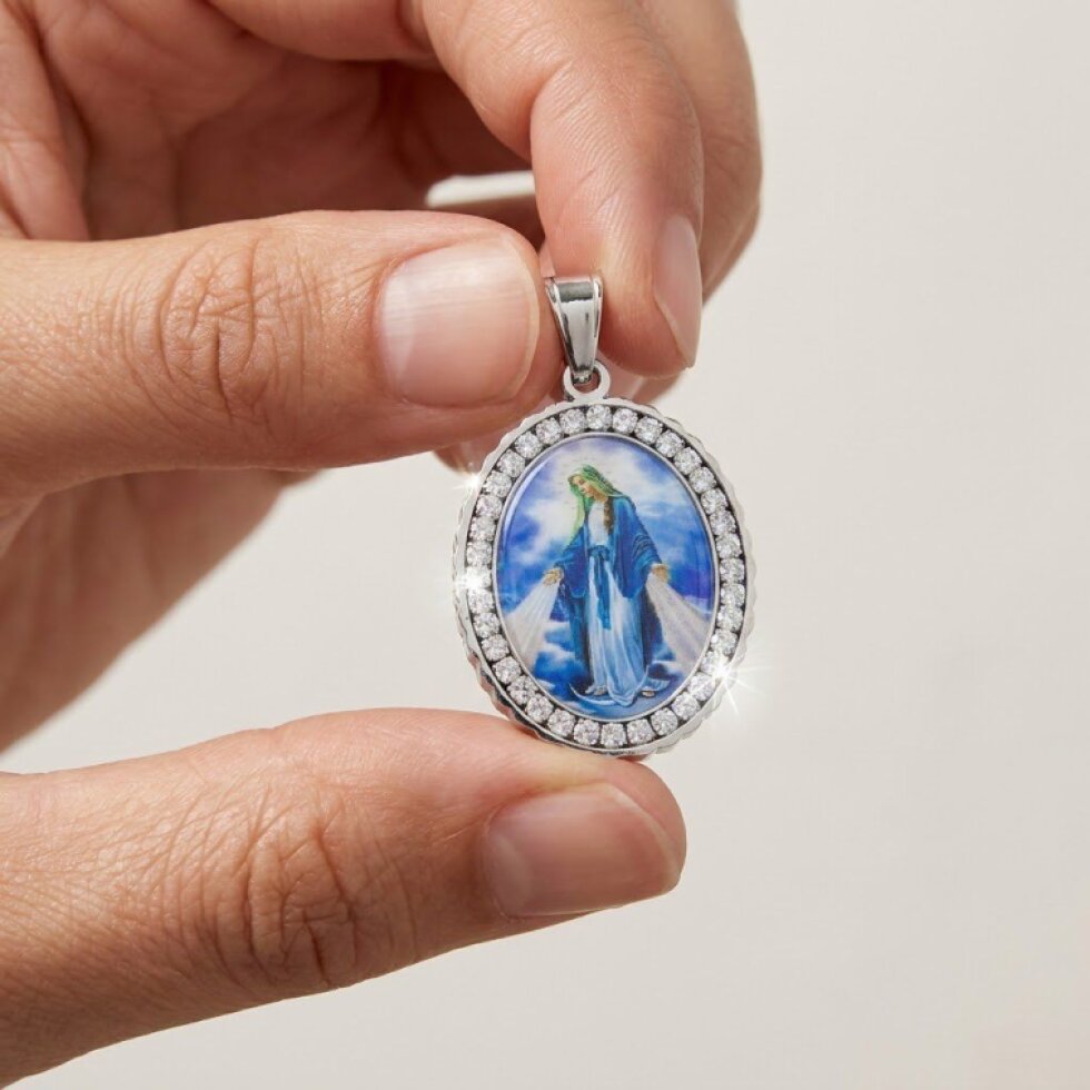 Elegantní Přívěsek Madonka s Krystalky - Chirurgická Ocel