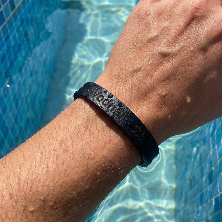 Pánský kožený náramek černý se znamením Vodnář