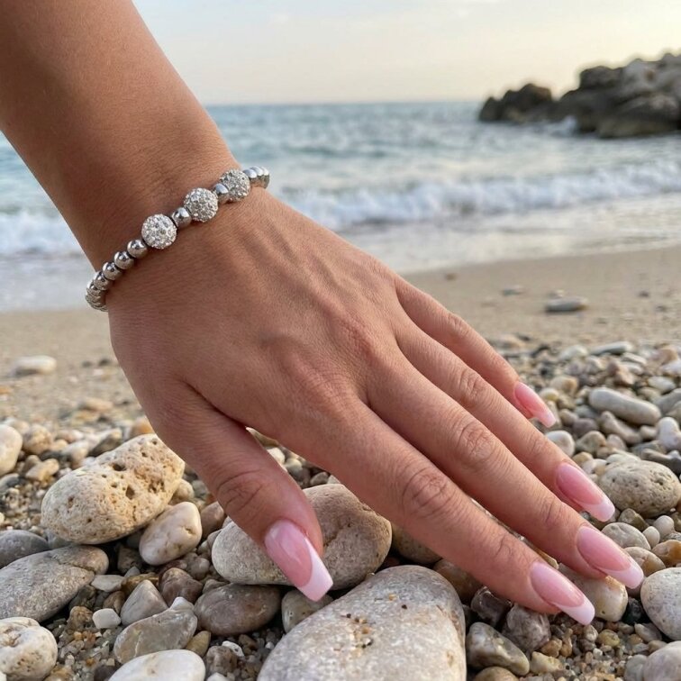 Stříbrný náramek natahovací z chirurgické oceli Akama