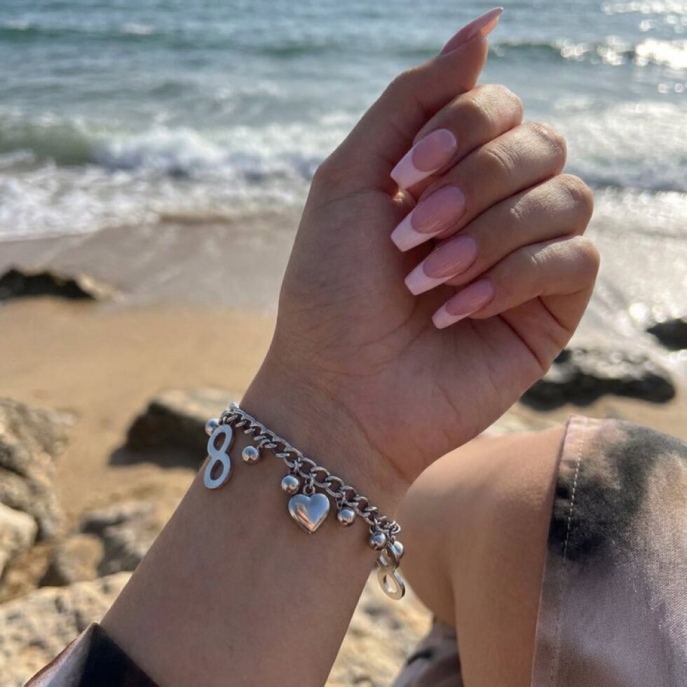 Elegantní stříbrný náramek z chirurgické oceli s přizpůsobitelnou délkou