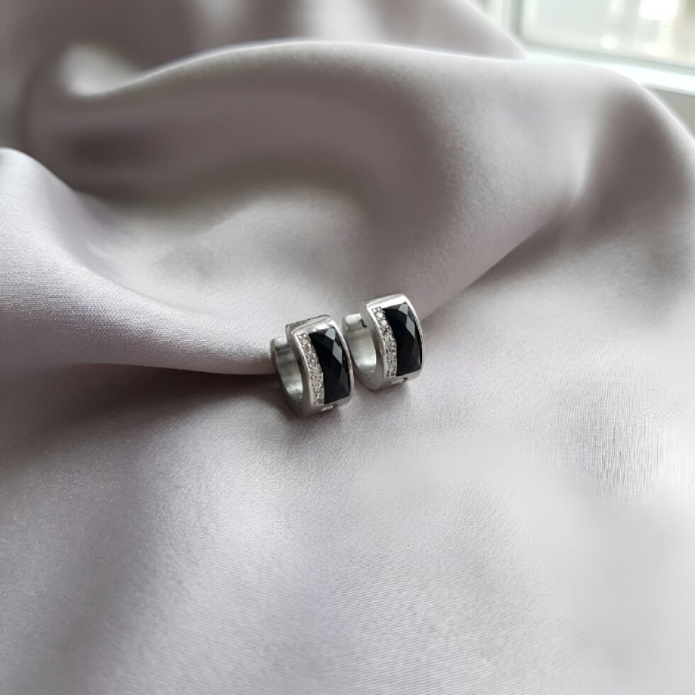 Elegantní ocelové náušnice se skleněným proužkem a krystalky