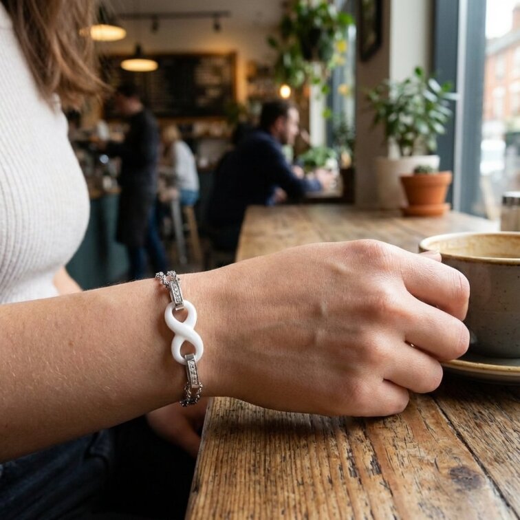 Dámský náramek nekonečno z chirurgické oceli CKR758