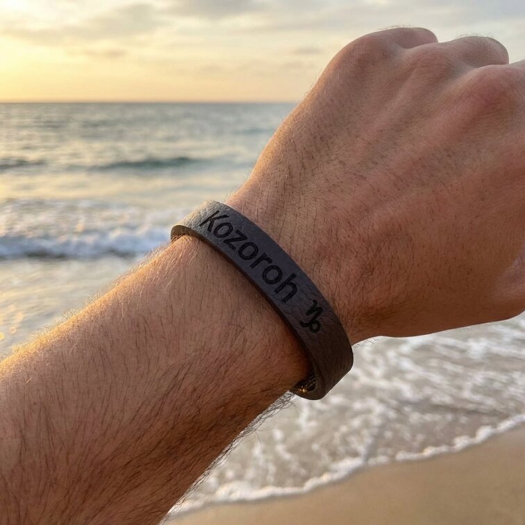 Pánský kožený náramek hnědý se znamením Kozoroh