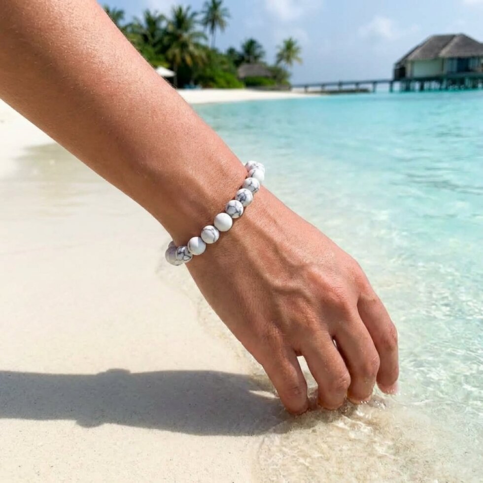 Elegantní natahovací náramek s mramorovým vzorem, 20 cm