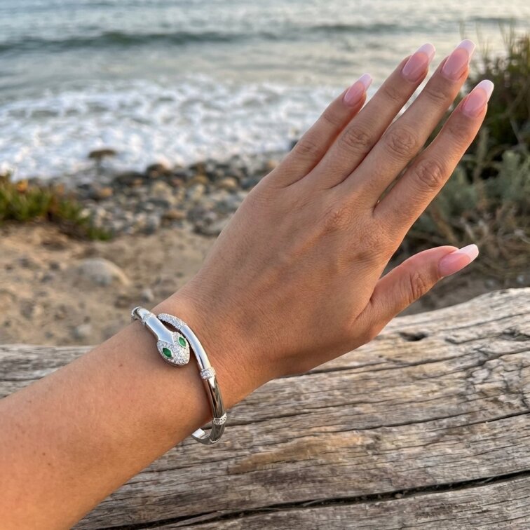 Dámský náramek z chirurgické oceli Had GR625