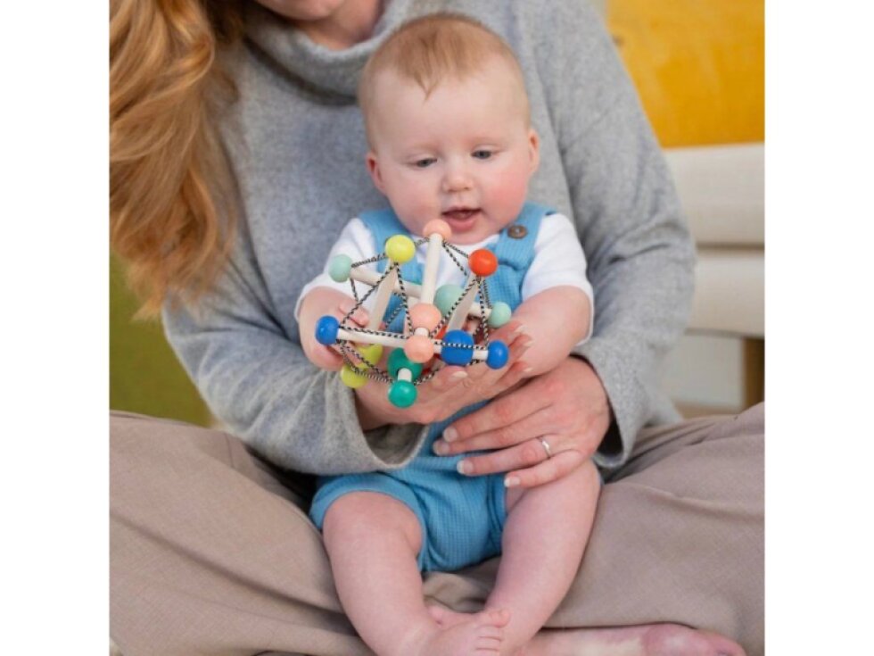 Dřevěné chrastítko Skwish Colorpop