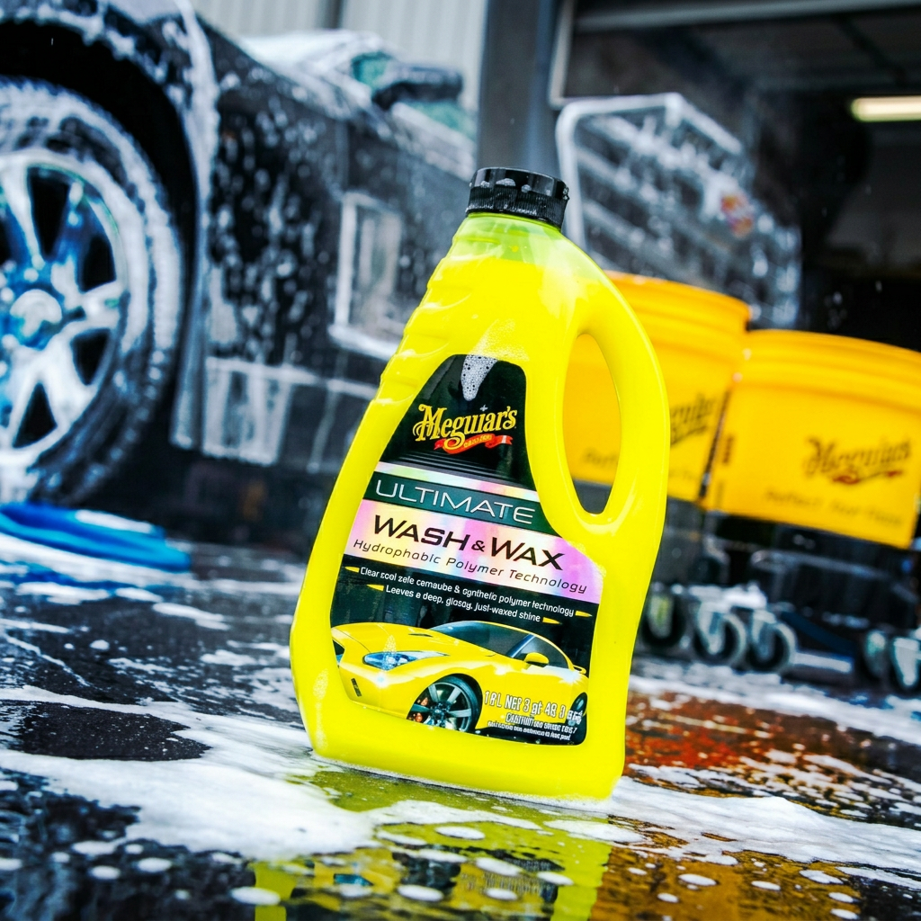 Meguiar's Ultimate Wash & Wax - luxusní, nejkoncentrovanější autošampon s příměsí karnauby a polymerů, 1420 ml