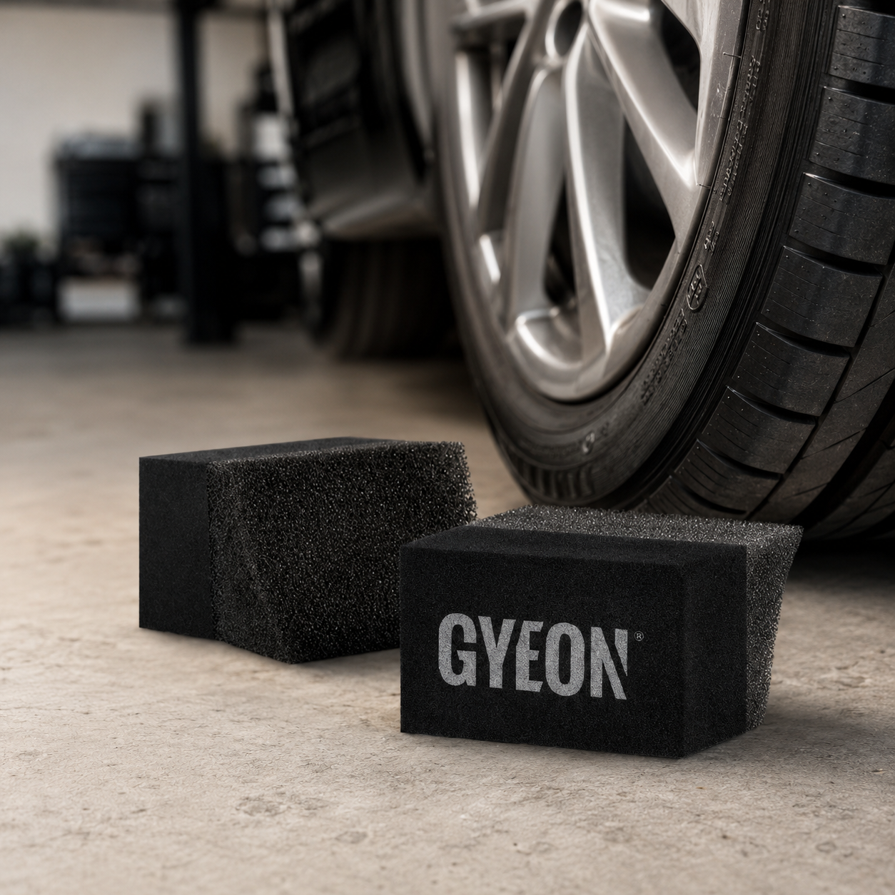 Gyeon Q2M Tire Applicator Small aplikátor na pneumatiky