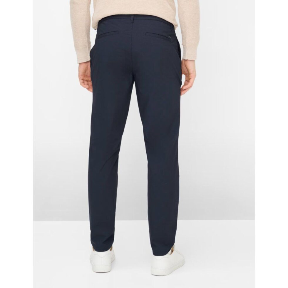 Pánske tmavomodré chino funkčné Performance nohavice BRAX tapered fit