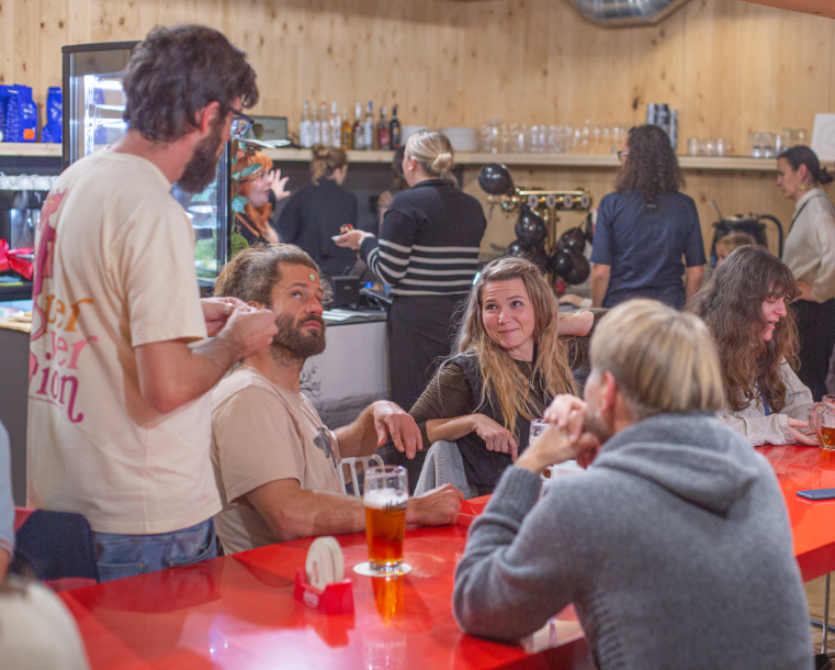 Když se spojí design, odvaha a výběrová káva: kavárna Cafe 519 ve firmě Egoé otevřela během dvou týdnů