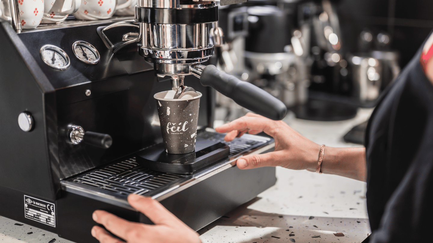 Káva na Letní filmové škole? Espresso bar Fčil