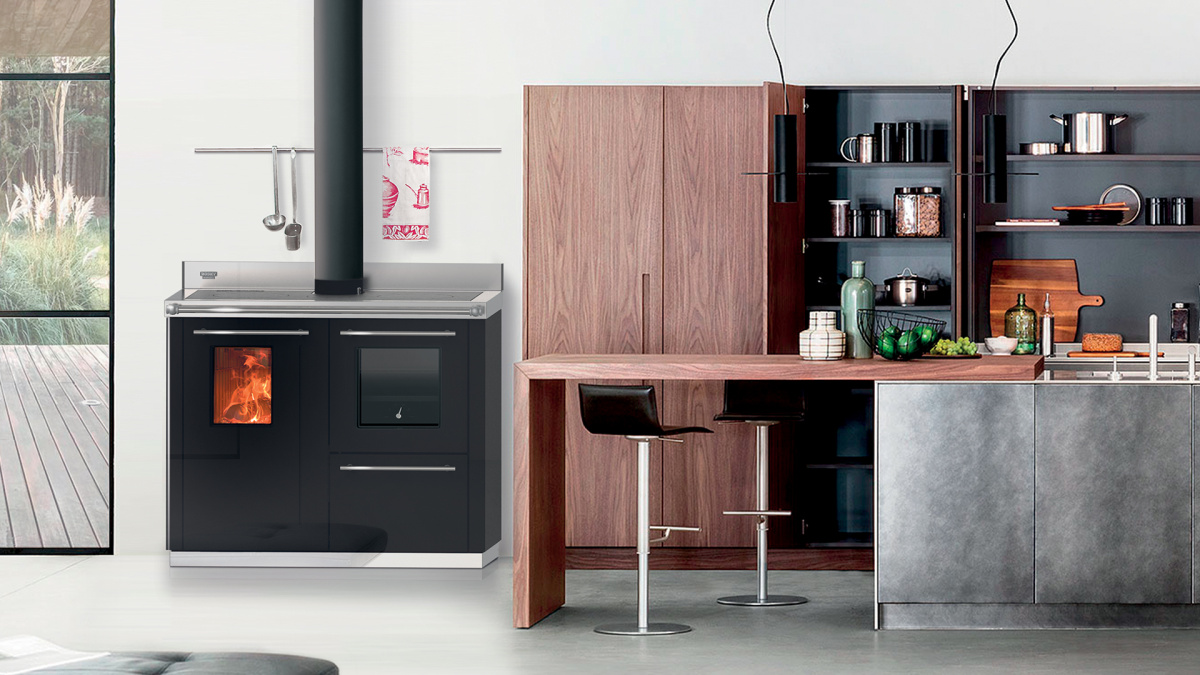 THERMOROSSI BOSKY F30 SQUARE EVO5 "READY TO START" - Kuchyňská kamna na dřevo s teplovodním výměníkem