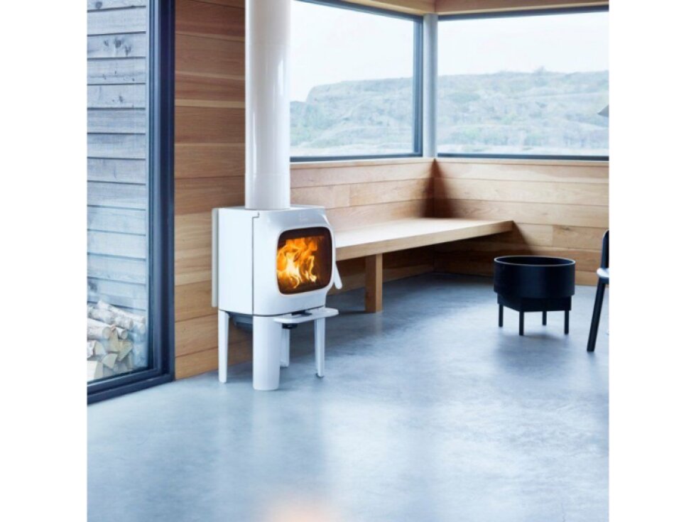 Jotul F 105 R LL - Krbová litinová kamna na dřevo, dlouhé nohy,černý lak