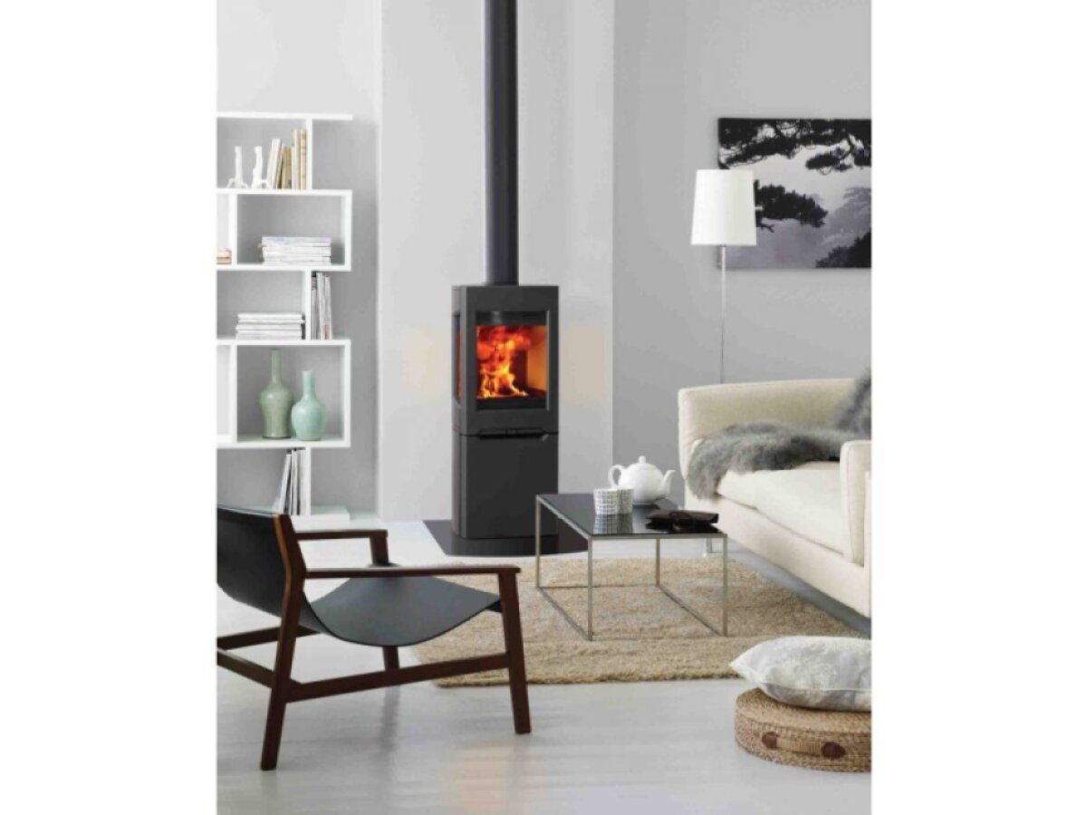 Jotul F 165 CB BP Litinová kamna s bočním prosklením - černý lak
