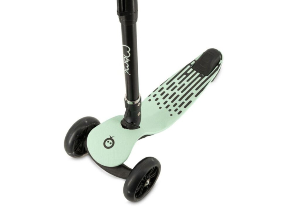 MoMi SAN romobil zeleni – detalj u upotrebi