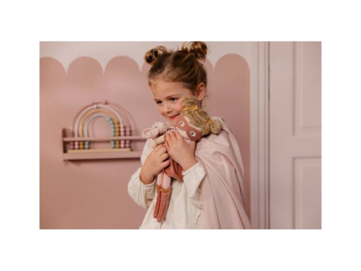 Panenka superhrdinka Rosa 35 cm