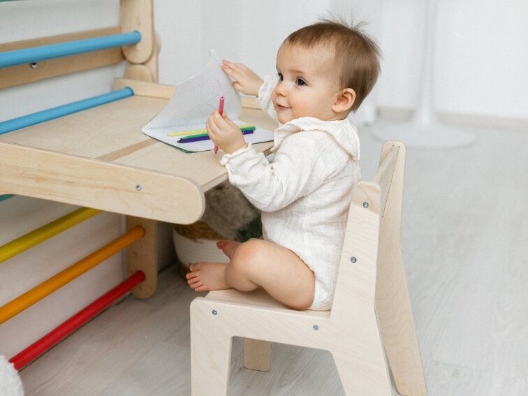 Přídavný stoleček k Prolézačce/žebřinám