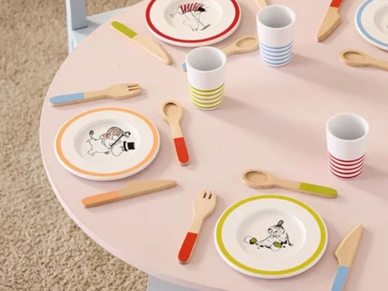 Étkezőgarnitúra múmiákkal