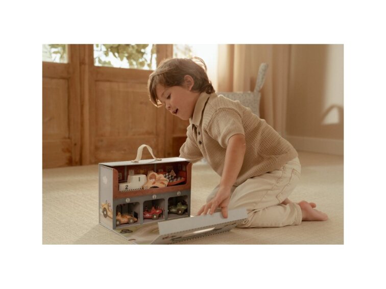 Závodní dráha s doplňky v kufříku