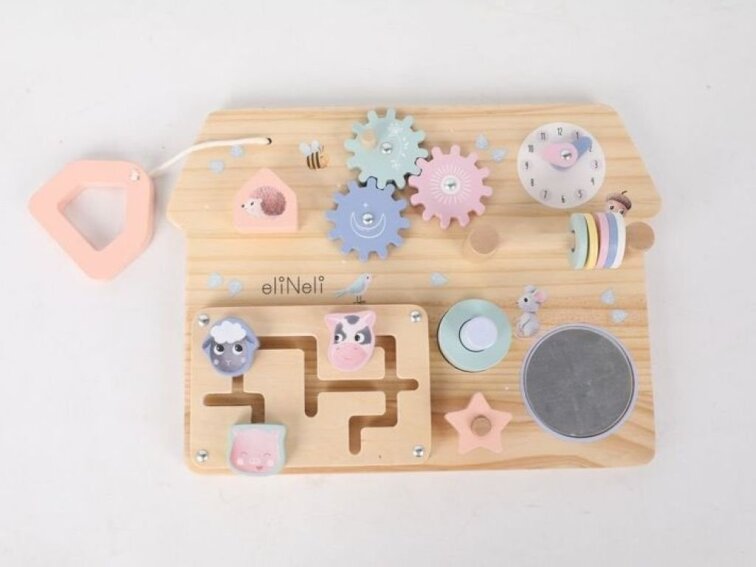 Activity board - Farma s bludištěm