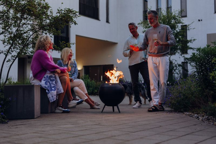 Štýlové ohnisko MOON na drevo a peletky