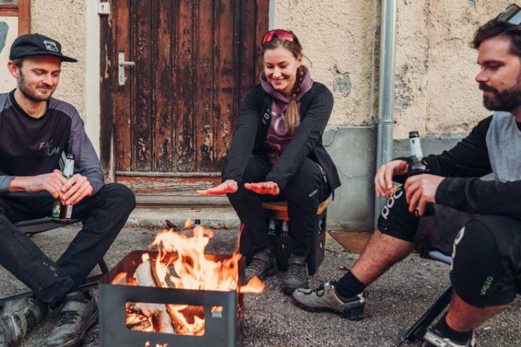 Štýlové ohnisko a gril BEER BOX na drevo