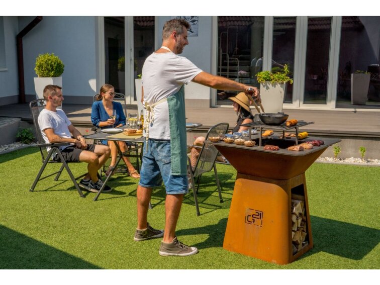 Gril G21 Montana Black a Corten na drevo