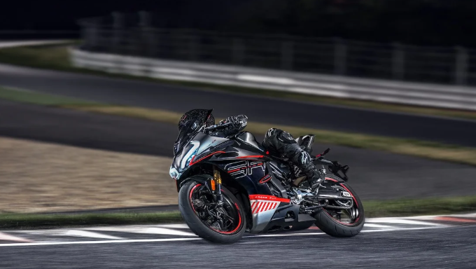 CFMOTO 450SR