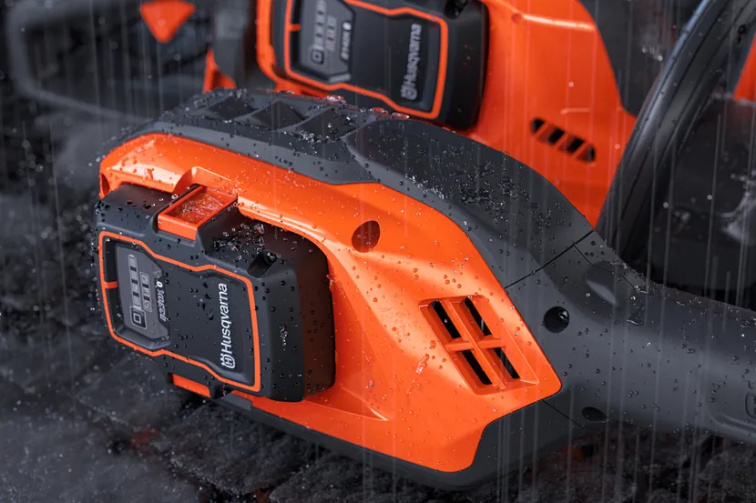 Husqvarna 530iB bez akumulátoru a nabíječky