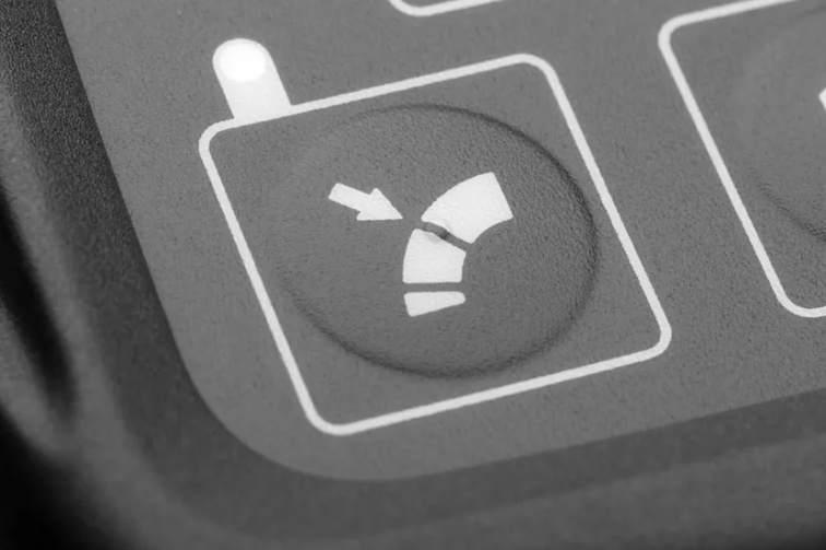 Husqvarna 230iB s akumulátorem a nabíječkou