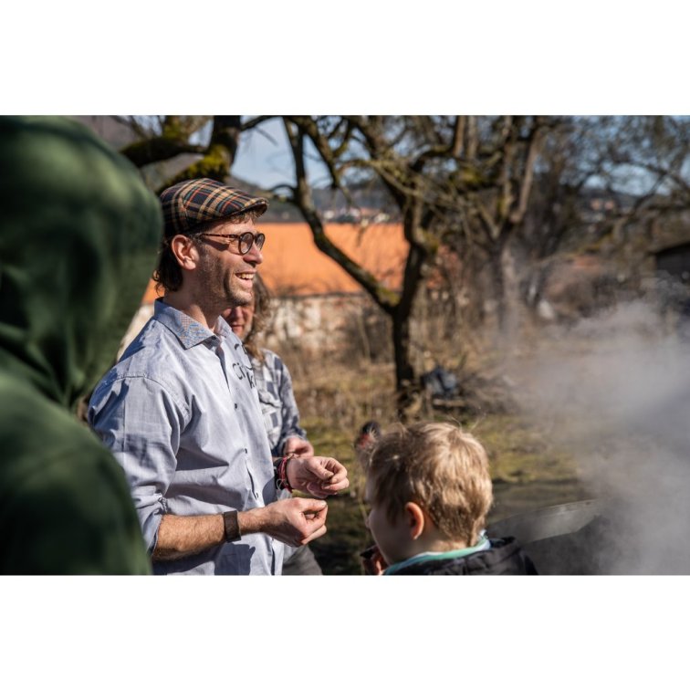 Biouhel - základní praktický workshop (2-3 h, akce venku)