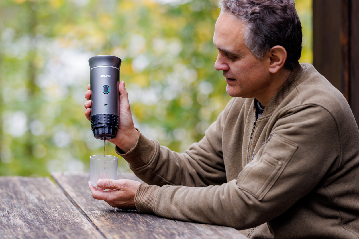 Cestovní nabíjecí kávovar ALIGATOR PortaCaffé 3v1 šedý