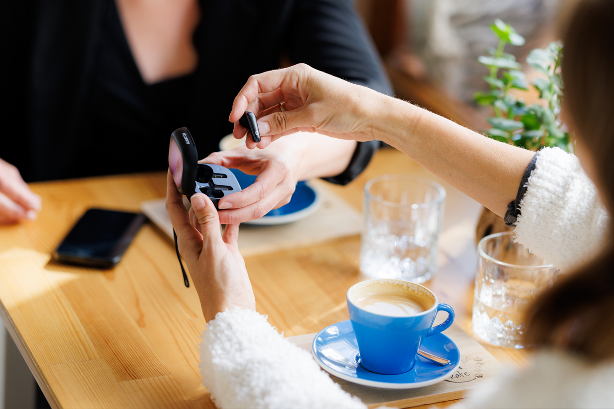 Překladač a TWS sluchátka 2v1 Aligator Pods Translate, černá