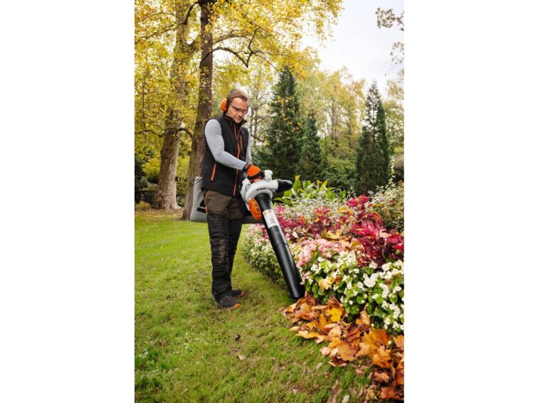 SH 86 Benzínový foukač/vysavač na listí