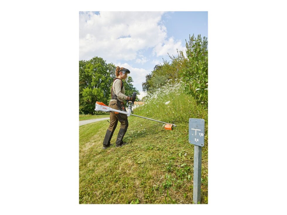 Aku Křovinořez FSA 135