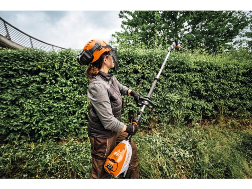 Akumulátorové nůžky HLA 140