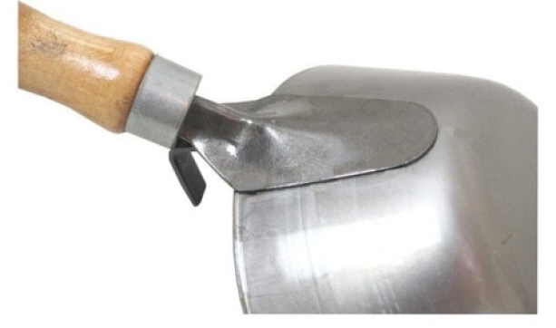 Naběračka s rukojetí ocelová 210 mm