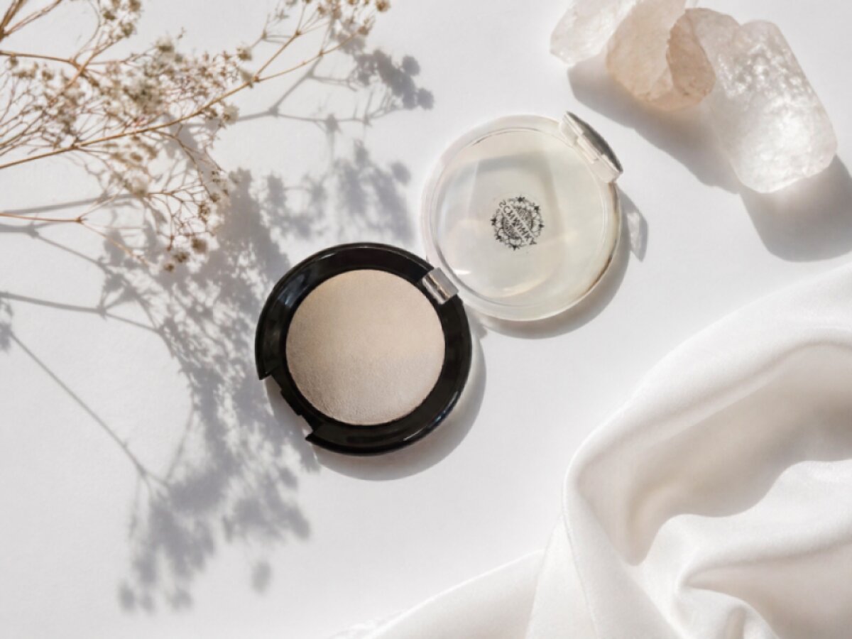 Minerální oční stíny 101 - Matná bílá - soft glow efekt