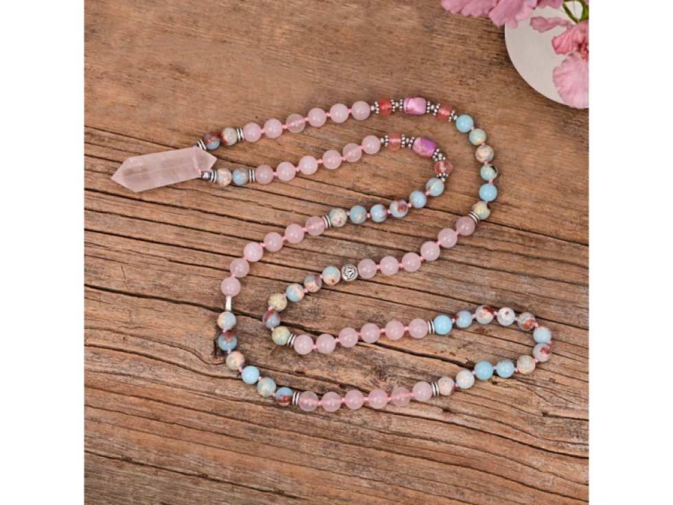 Náhrdelník z pravých kamenů: Řůženín, bižutérní kov 85 cm