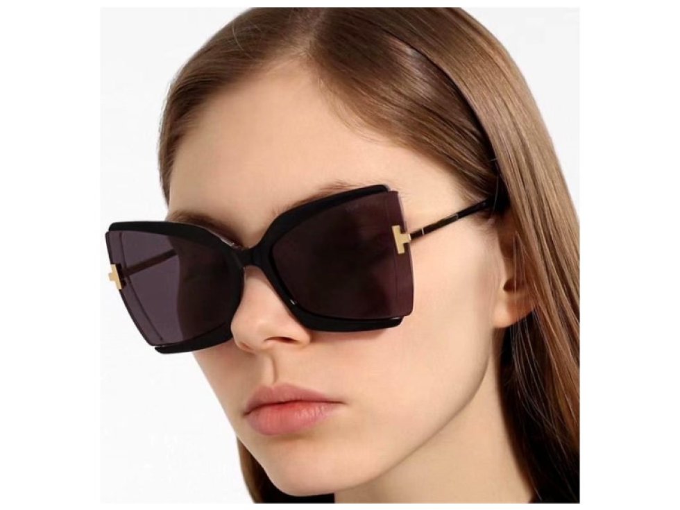 Velké čtvercové dámské sluneční brýle s kočičíma očima, kovový rám, UV filtr 400 kat. 3, délka 14,5 cm