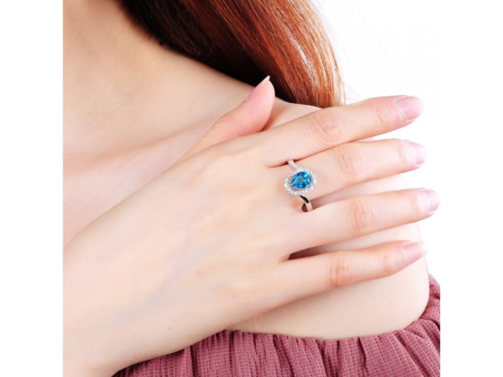 Stříbrný prsten Angelika s modrým safírovým zirkonem