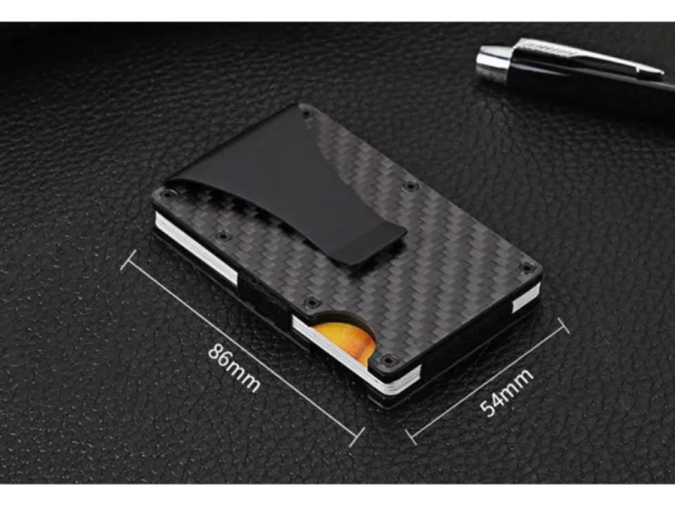 Pánské kovové pouzdro na karty s RFID ochranou, černé karbonové vlákna, rozměry 5.4x8.6 cm