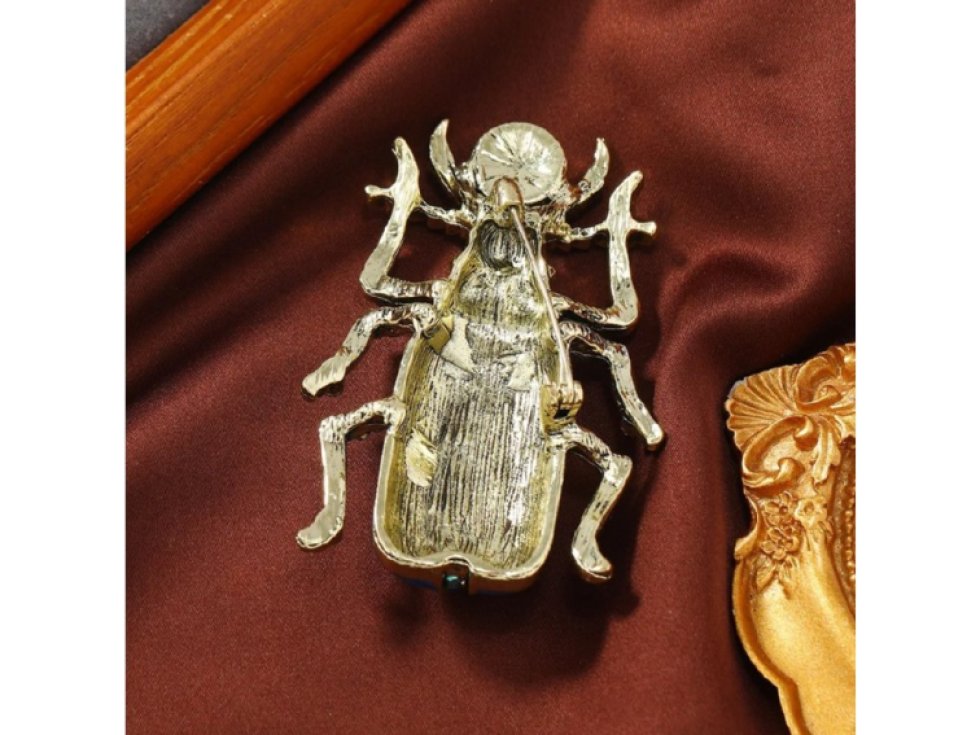 Vintage brož Brouk s krystaly zirkonie, smaltovaná, stříbrná