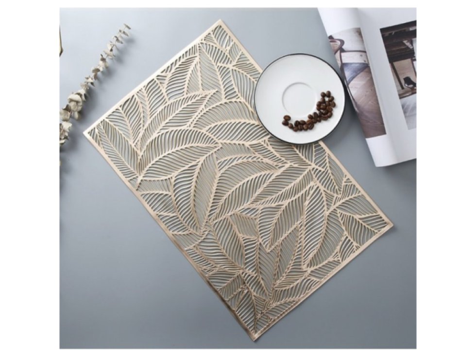 Velká Zlatá Podložka na Stůl 45x30 cm, Ažurový Design, PVC Materiál