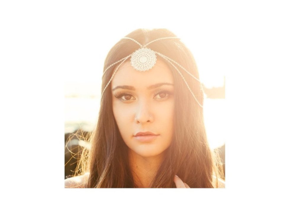 Čelenka Boho s ozdobou Tikka, stříbrná roseta, zlatá barva